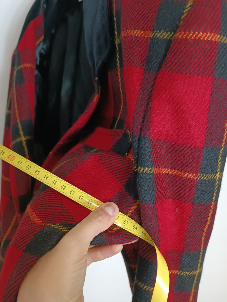 blazer vintage in lana, fantasia a quadretti scozzese tartan rosso, colletto in velluto