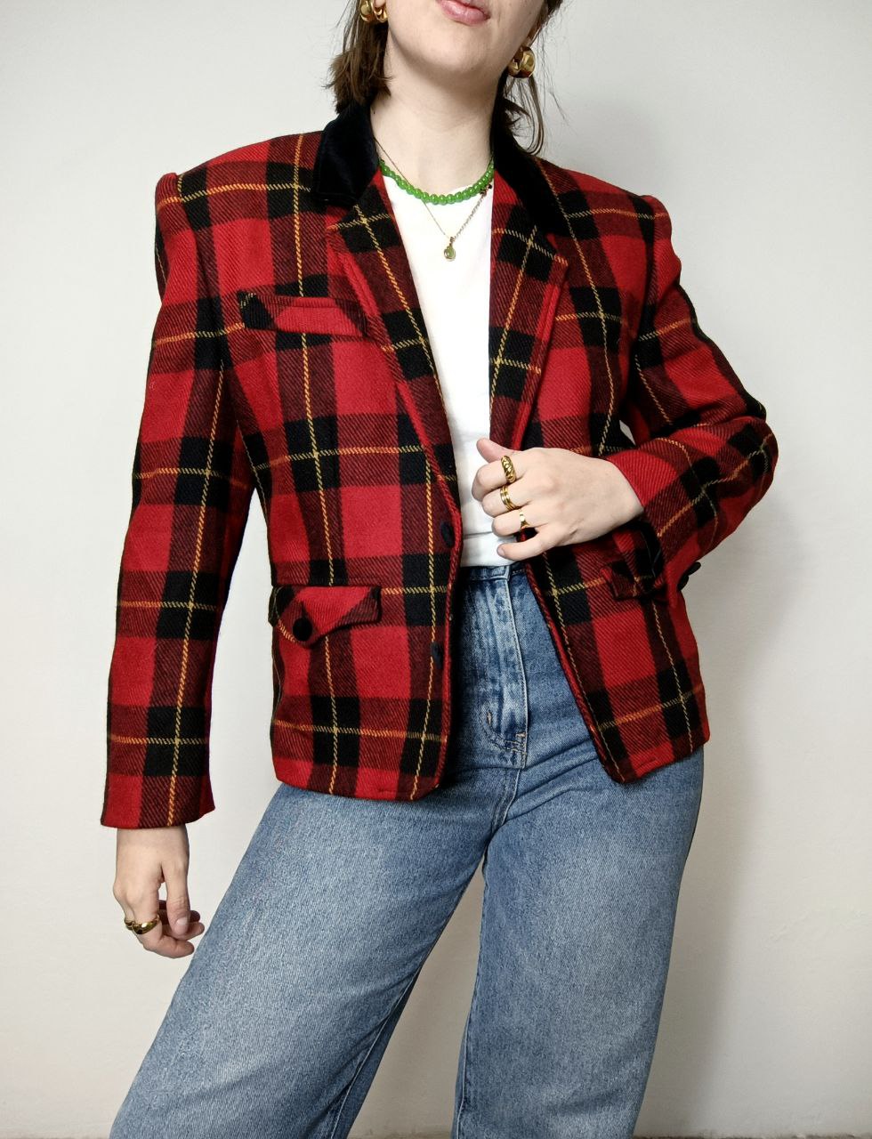 blazer vintage in lana, fantasia a quadretti scozzese tartan rosso, colletto in velluto