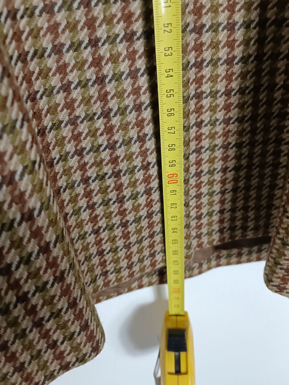 Giacca blazer vintage fantasia a quadretti marrone e beige in lana, colletto in velluto a coste