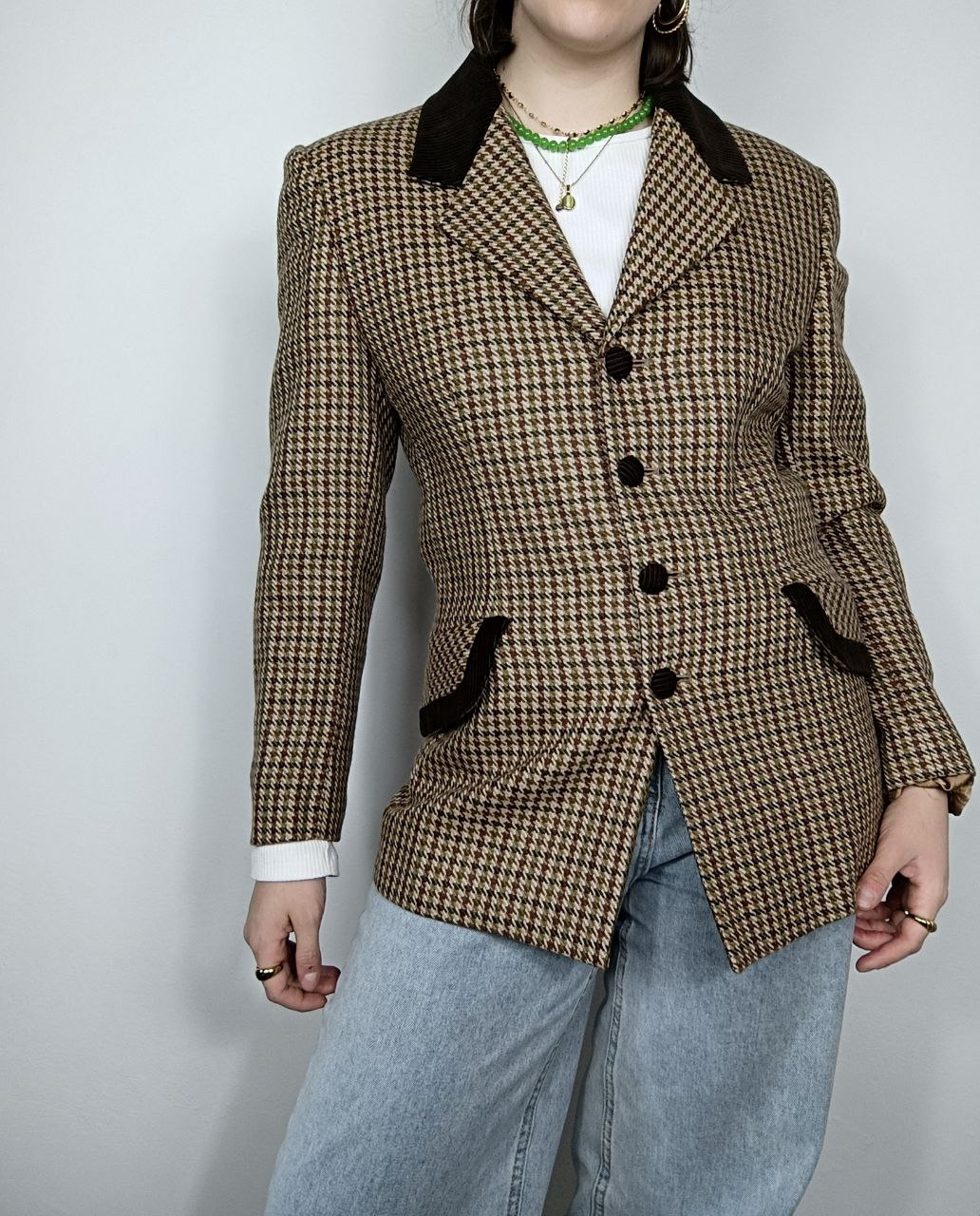 Giacca blazer vintage fantasia a quadretti marrone e beige in lana, colletto in velluto a coste