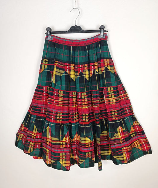 Gonna ampia a balze, fantasia quadretti tartan scozzesi rosso e verde