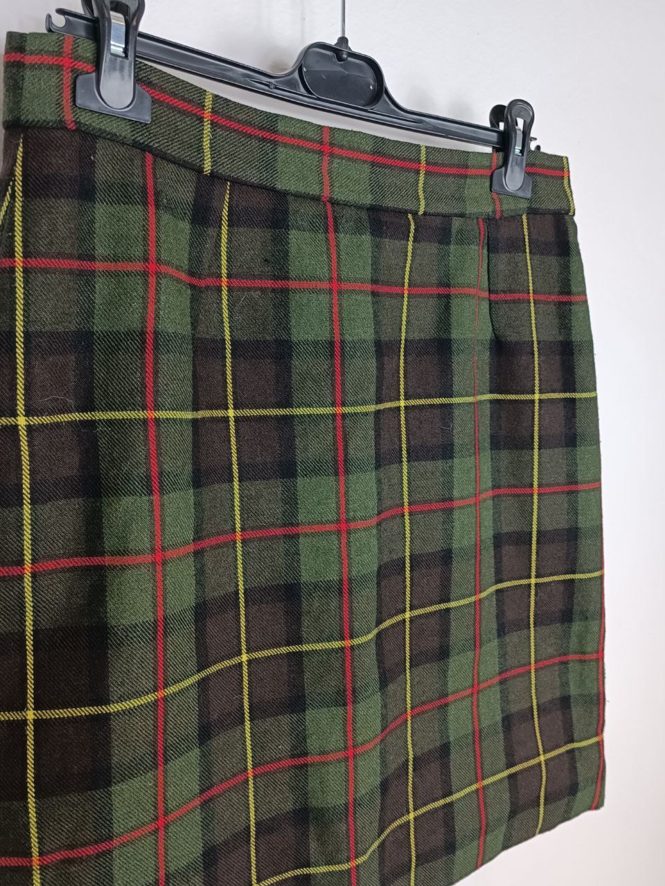 mini gonna vintage con fantasia a quadretti scozzesi tartan verde militare