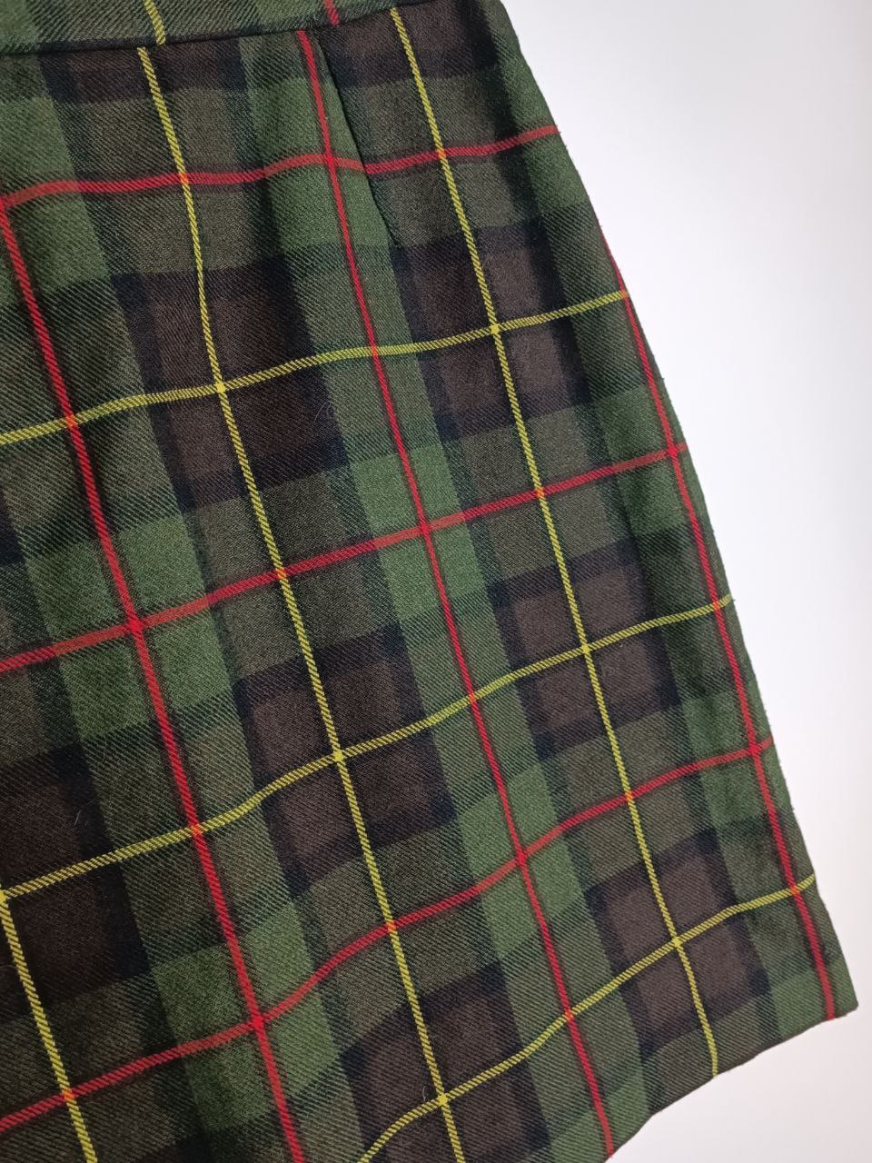 mini gonna vintage con fantasia a quadretti scozzesi tartan verde militare