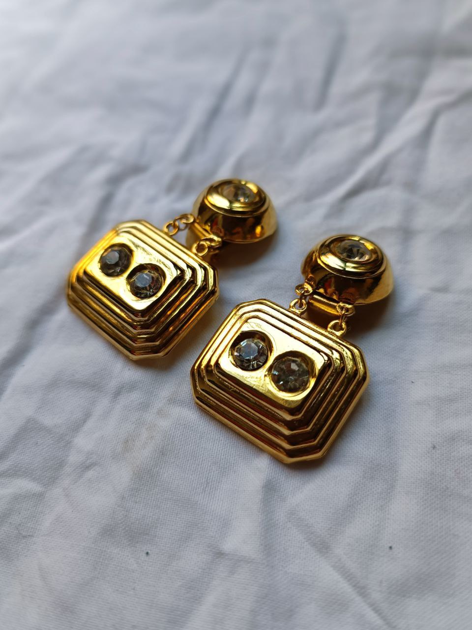orecchini vintage nuovi anni 80 dorati pendenti con strass, chiusura clip-on